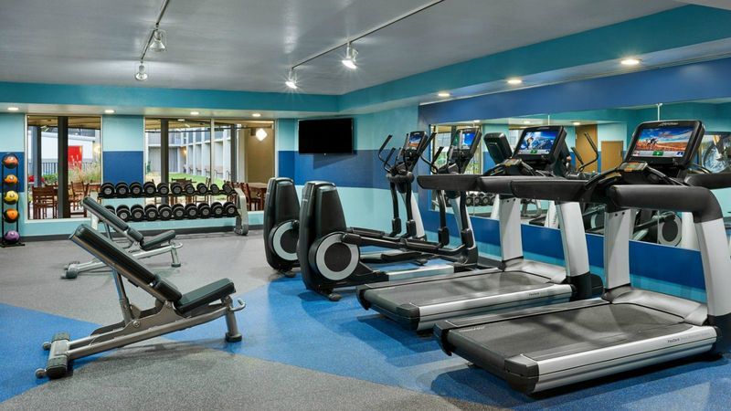 Hotel Four Points By Sheraton Midtown 3*